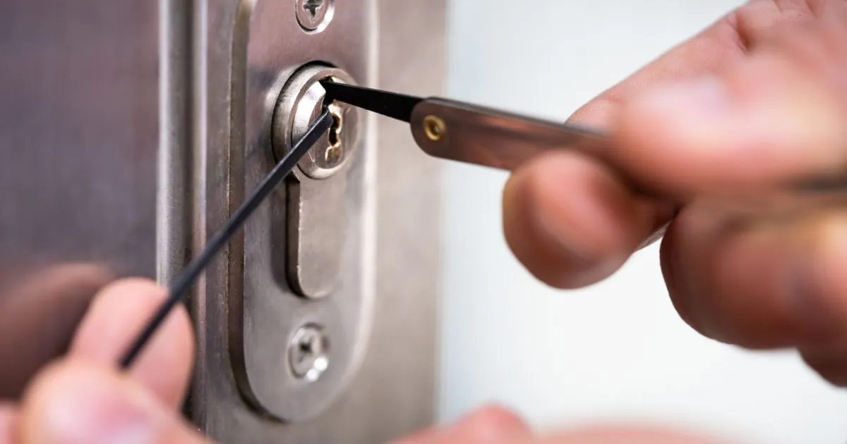 Perdeu as Chaves de Casa? Saiba Como o JR Chaveiro 24H Ribeirão Preto Pode Ajudar